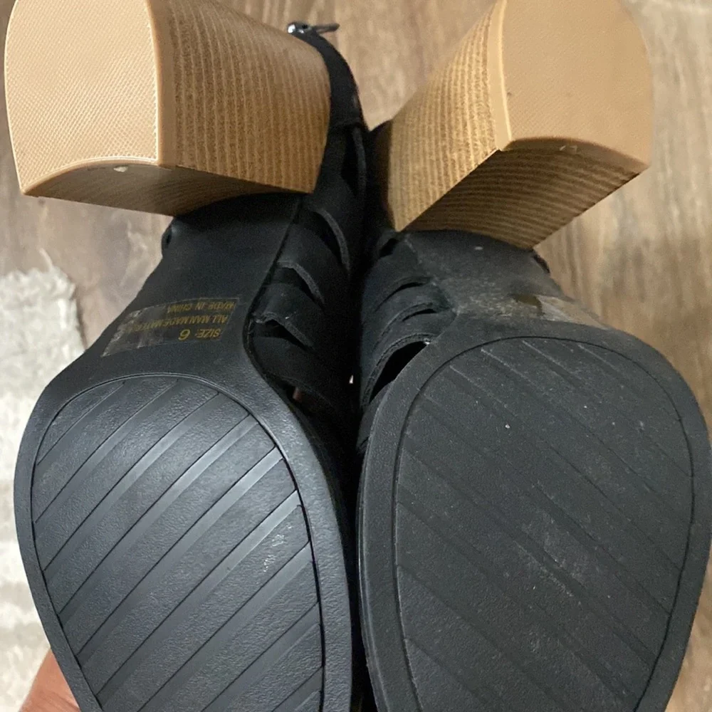 Rue21 heeled‎ sandals